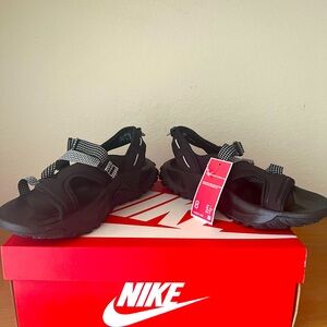 NEW NIKE ONEONTA SANDAL